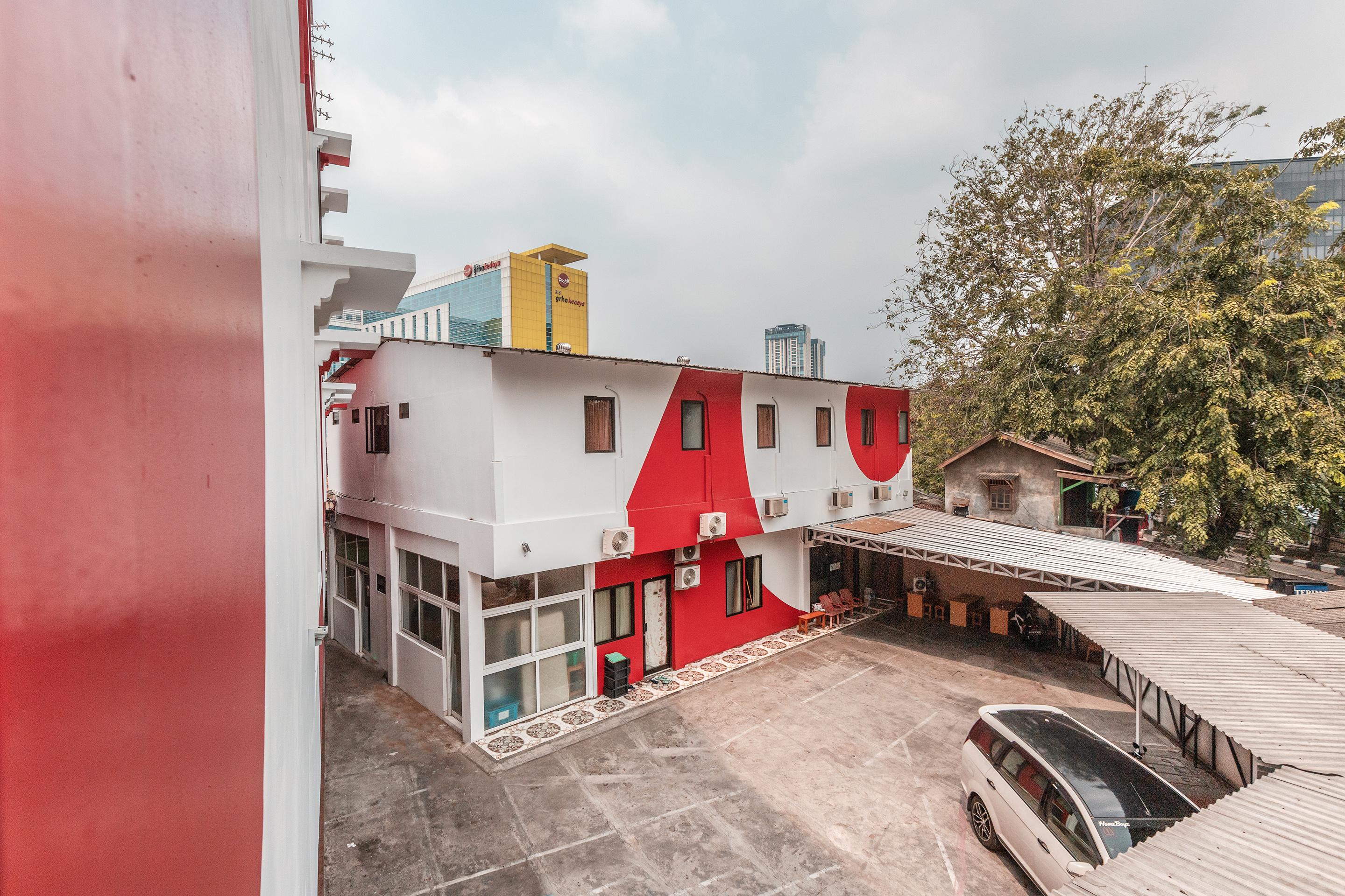 Super Oyo 866 Idola Residence Джакарта Экстерьер фото