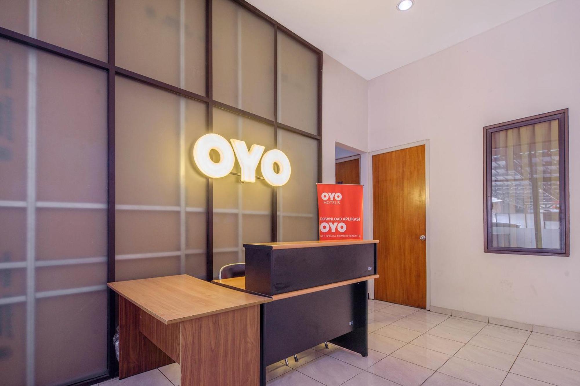 Super Oyo 866 Idola Residence Джакарта Экстерьер фото