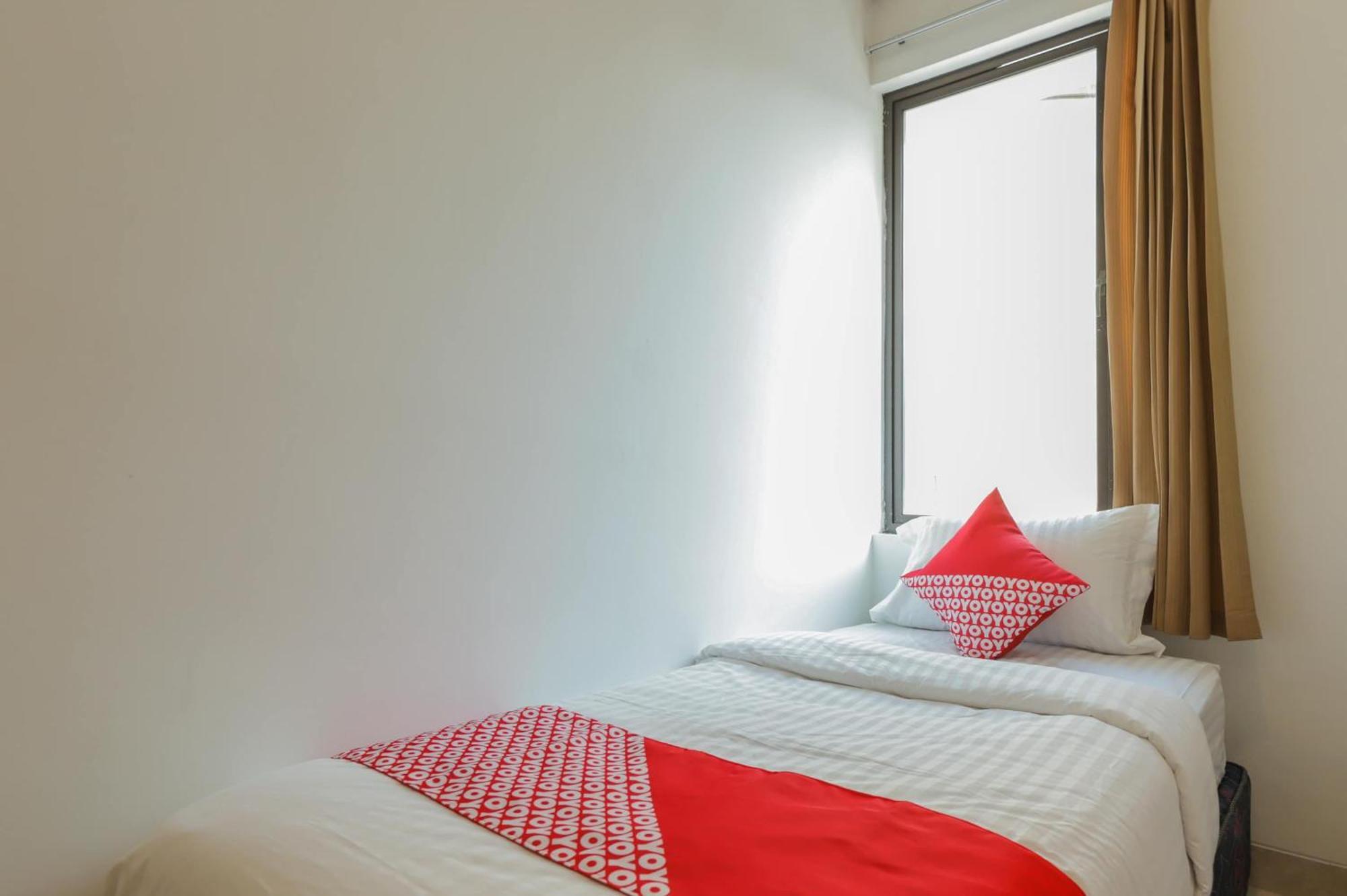 Super Oyo 866 Idola Residence Джакарта Экстерьер фото