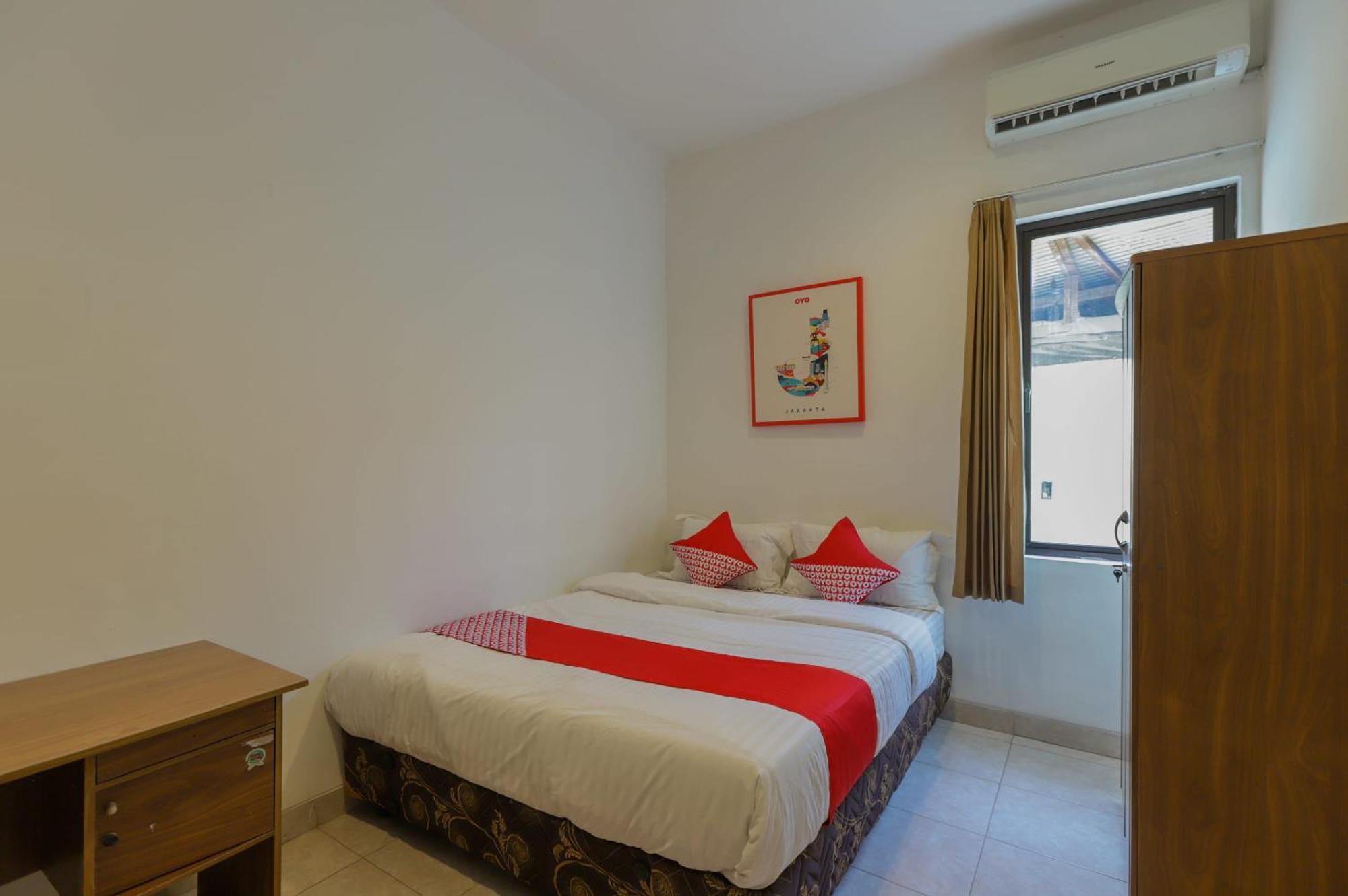Super Oyo 866 Idola Residence Джакарта Экстерьер фото