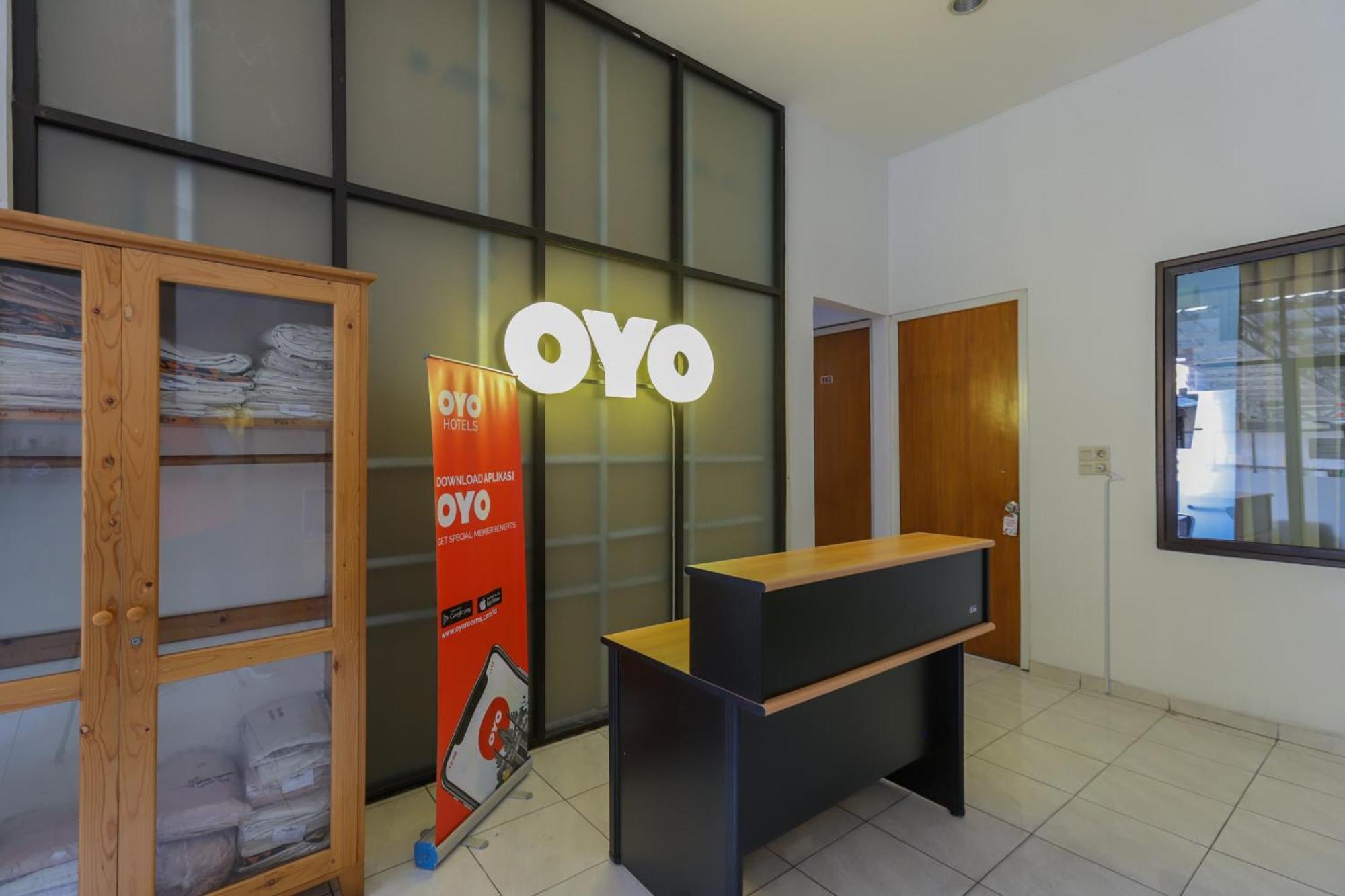 Super Oyo 866 Idola Residence Джакарта Экстерьер фото