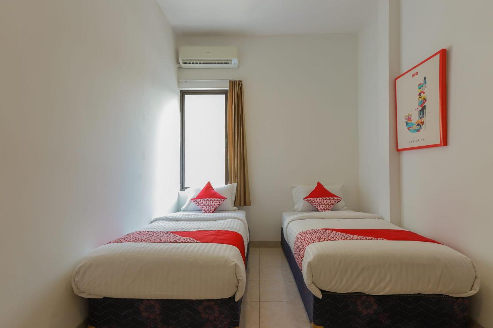 Super Oyo 866 Idola Residence Джакарта Экстерьер фото