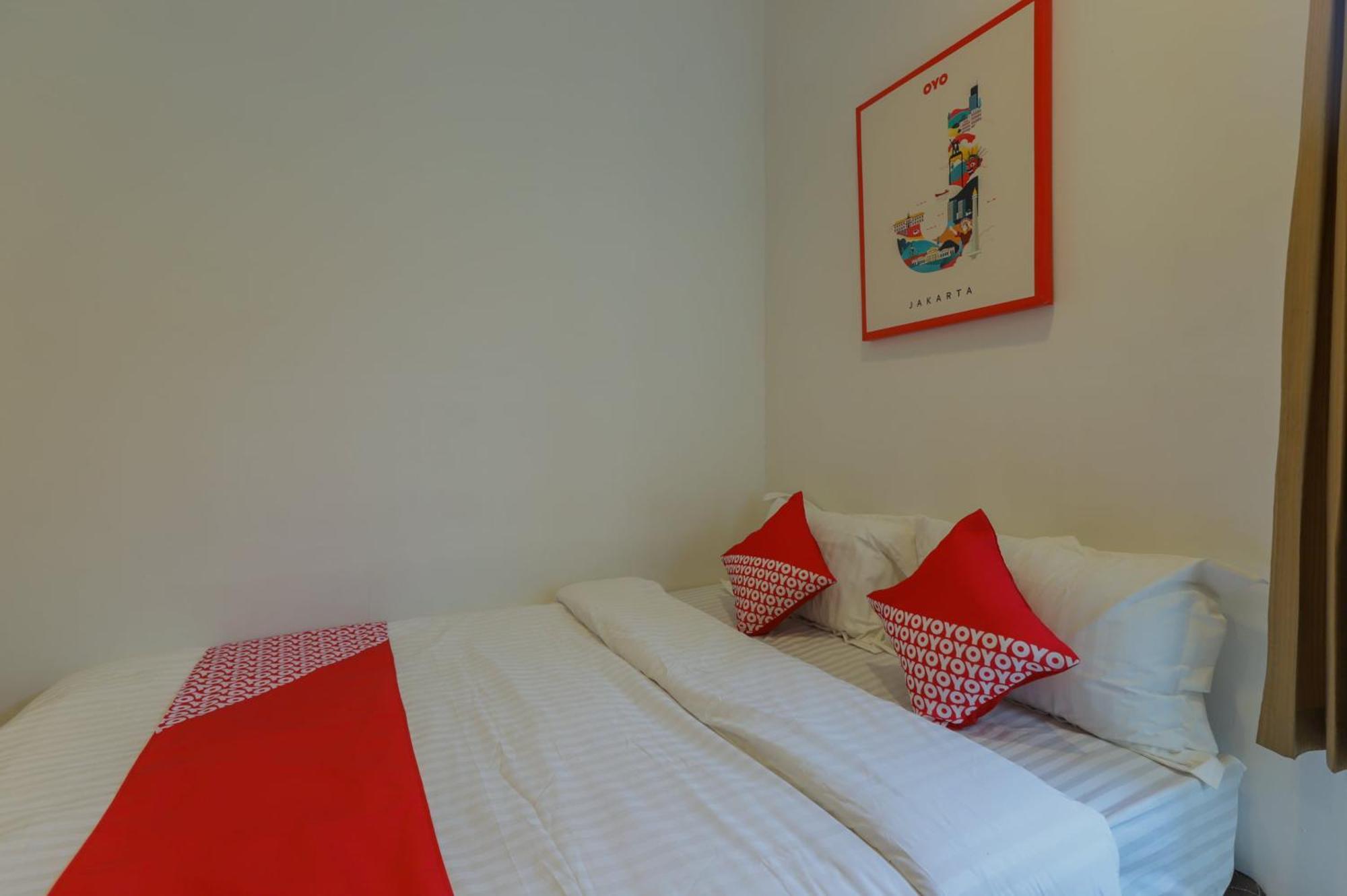 Super Oyo 866 Idola Residence Джакарта Экстерьер фото