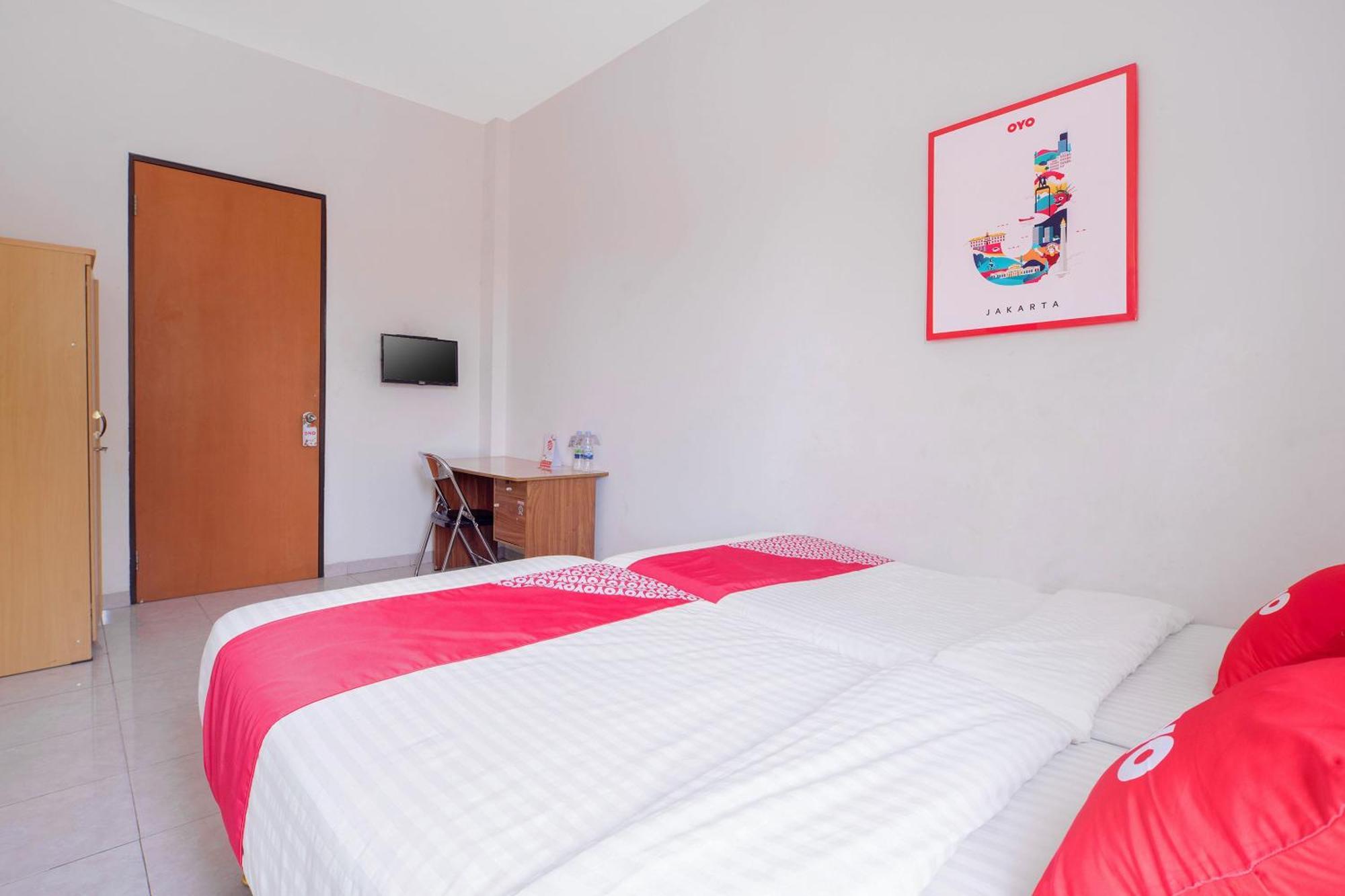Super Oyo 866 Idola Residence Джакарта Экстерьер фото